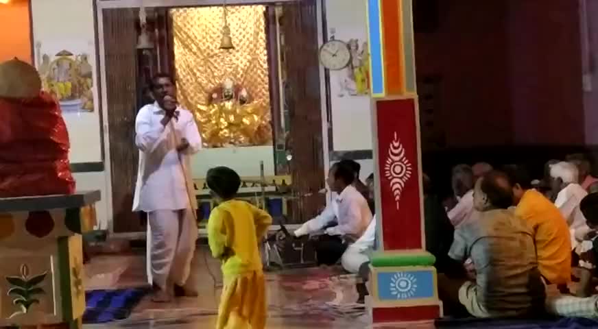 चित्तौड़गढ़: शरद पूर्णिमा के अवसर सावा के  लक्ष्मीनाथ भगवान के मंदिर पर भजन संध्या का आयोजन सेन समाज सावा के द्वारा #सावालाइव #public