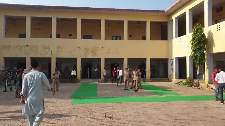#नानौता(सहारनपुर)- नगर में चल रहा शांतिपूर्ण मतदान