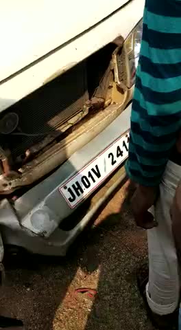 जमुआ: Abhi abhi baledih ke pass bike accident..2... Logo.. Ki. Moke par sort death ﻿@....Vikram kumar.. Kharagdiha﻿@#12june19
