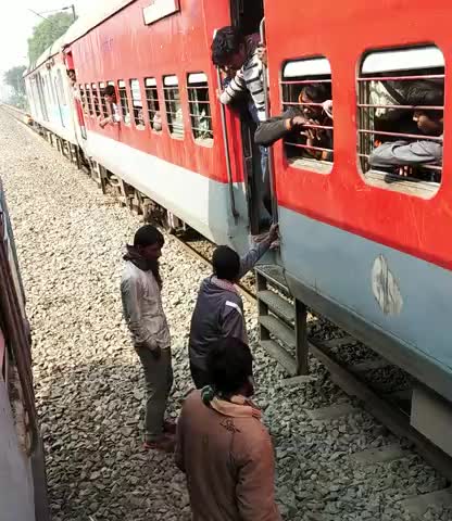 बिहिया: बिहिय में जनसाधारण एक्स्प्रेस का इंजन सिज हो गया#######024578iuggfsdhhbfddd #07 #123