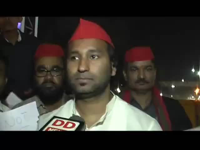दुर्ग: समाजवादी पार्टी के युवाओं द्वारा हैदराबाद की बेटी को भावपूर्ण श्रद्धांजलि दी। #PriyankaReddy