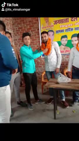 बिधूना: आज बिधूना नगर के दिबियपुर रोड  जी एस पब्लिक स्कूल के छात्रों से मिलना  हुआ
विमल सेंगर
    छात्र जिला अध्यक्ष.   #12वीं