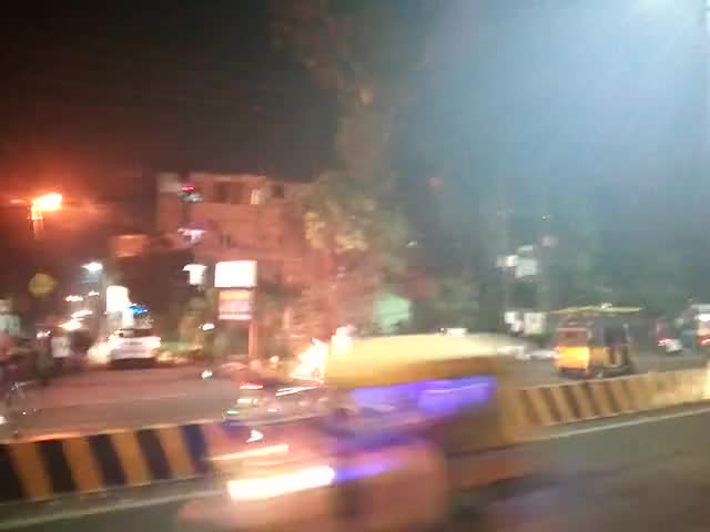 सिहोरा: उत्तर मध्य विधानसभा के विधायक विनय सक्सेना के घर के सामने एक गैस सिलेंडर में फुटपाथ पर आग लगने स﻿@﻿@﻿@﻿@#135 ﻿#opt19﻿mmr