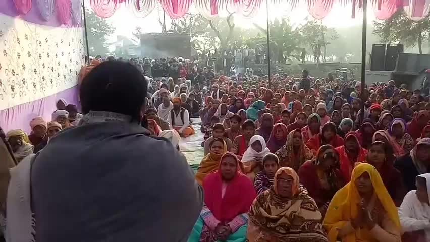 भरथना विधायक सावित्री कठेरिया ने ग्राम नगला गूढ़हा में #प्रवचन के कार्यक्रम में ग्रामवासियों को संबोधित किया।