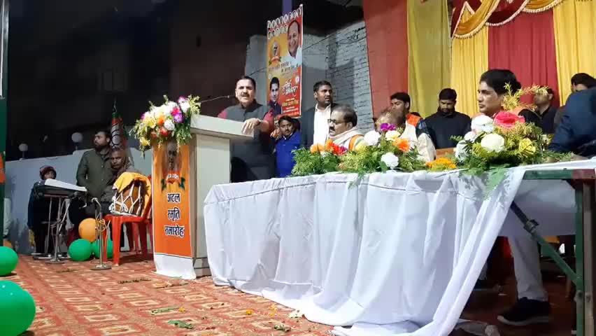 CAA नागरिकता देने का कानून है किसी की नागरिकता लेने का कानून नही हैं। इससे देश के किसी भी नागरिक की नागरिकता पर कोई असर नही पड़ेगा। #IndiaSupportsCAA