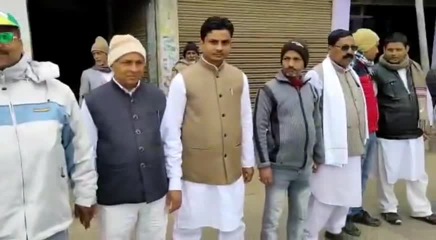 बिहार शरीफ नगर जिला जदयू के साथी मानव श्रृंखला में भाग लेते हुए..
#humanchain2020 #jaljiwanhariyali