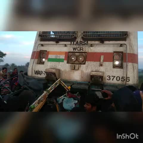 गोगरी: #खगड़िया - मानसी के चूकती ढाला के समीप ट्रेन आर ऑटो की भीरत बाल-बाल बचे यात्री