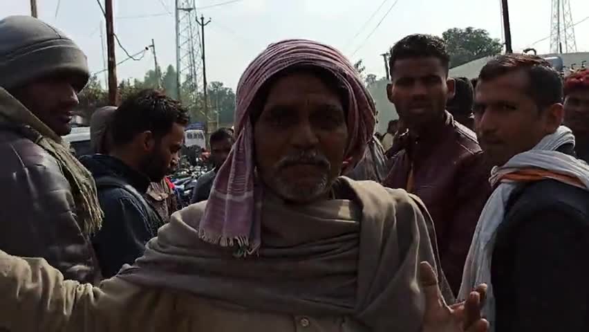 मेहदावल: उत्तर प्रदेश के संत कबीर नगर मेहदावल बिजली केंद्र पर परेशान युवक की आप बीती सुनाते ही इस गरीब के आँखे भर आई मेहदावल विजली विभाग की नाकामी ?#10lak #13p