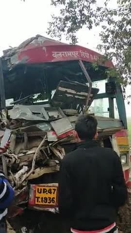 इटवा: Balrampur Depo UP. 47 T. 1936 ki huee Accident#01