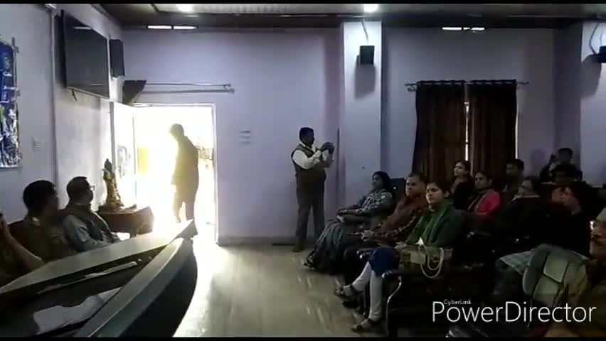 डीग: डीग में सड़क सुरक्षा सप्ताह के अंतर्गत महाविद्यालय के छात्रों ने यातायात नियमों को लेकर निकाली रैली #जागरूकता_रैली