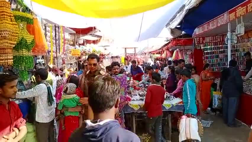 बांसी: बांसी माघ मेला प्रभारी अजय सिंह ने शांति व्यवस्था के मद्देनज़र मेले में की पैदल गश्त #माघ_मेला