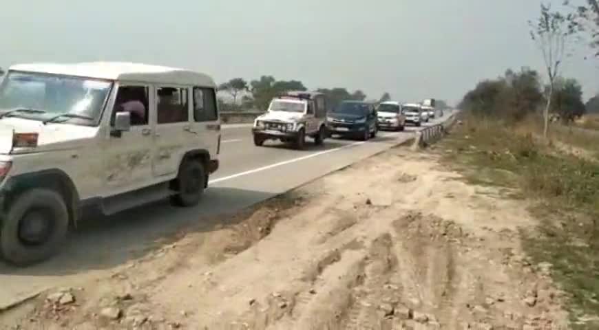 हंडिया: बडगांव हाइवे पर अपना दल (एस) के दर्जा प्राप्त मंत्री राम लखन पटेल 
का हुआ जोरदार स्वागत #अपना_दल #मंत्री