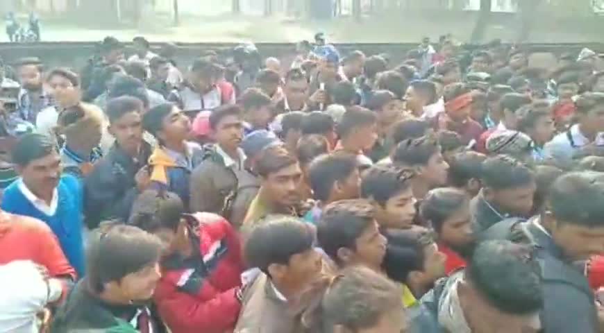ज्ञानपुर: ज्ञानपुर नवोदय विद्यालय में कक्षा 9 की तीन सीट के लिए 687 बच्चे दे रहे हैं प्रवेश परीक्षा #प्रवेश_परीक्षा