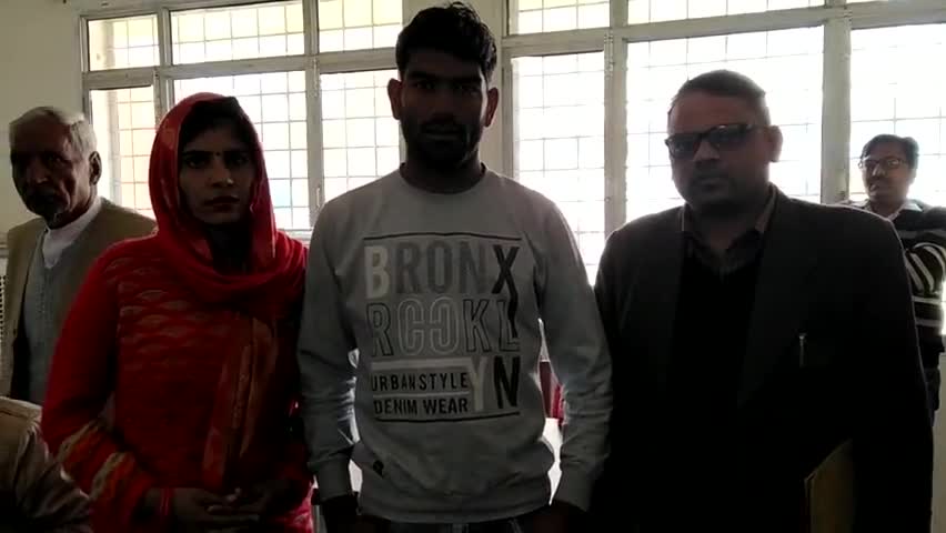 कैराना: परिवार न्यायालय में 5 दंपतियों के बीच कराया गया समझौता, सालों से एक-दूसरे से रह रहे थे अलग #राष्ट्रीय_लोक_अदालत