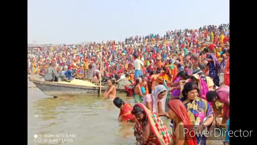 बरौनी: सिमरिया गंगा घाट पर माघी पूर्णिमा को लेकर स्नान करने के लिए उमड़ी श्रद्धालुओं की भीड़  #माघी_पूर्णिमा #गंगा_स्नान