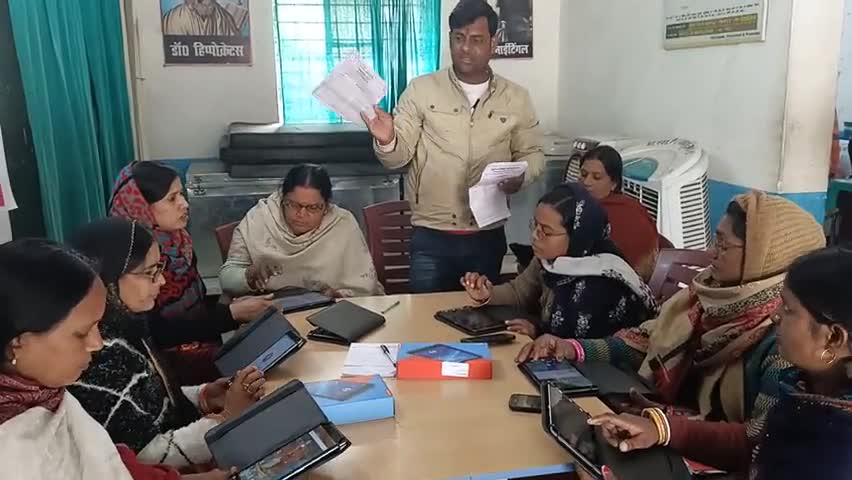 गढ़पुरा: PHC गढ़पुरा में ANM को दिया जा रहा टैब का प्रशिक्षण, गैर संचारी रोगों का ऑनलाइन होगा सर्वे #प्रशिक्षण #संचारी_रोग