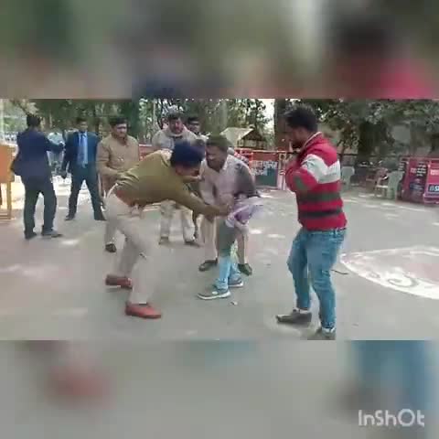 पटना ग्रामीण: पटना में सीएम आवास के बाहर युवक ने की आत्मदाह की कोशिश, पुलिस ने लिया गया हिरासत में #सीएम_आवास