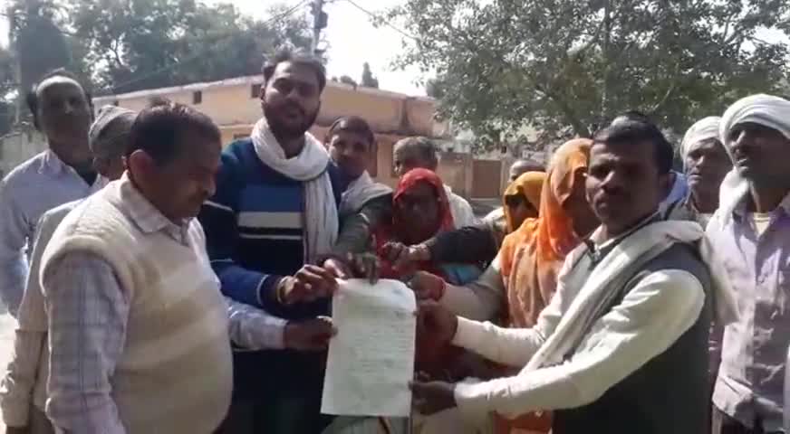 सेवढ़ा: हेतमपुरा पंचायत के बीपीएल कार्डधारकों को 3 माह से नहीं मिला राशन, सेवडा़ तहसीलदार को दिया ज्ञापन #बीपीएल #तहसीलदार