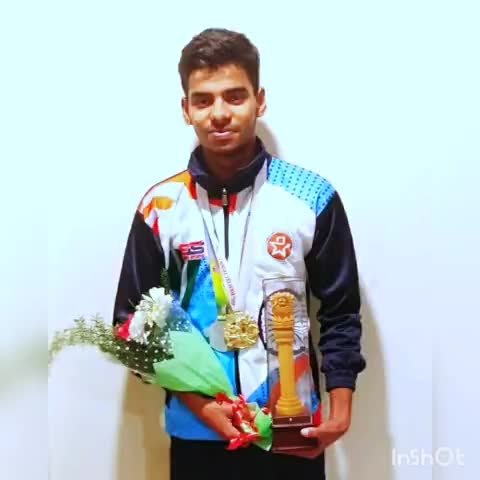 चौरीचौरा: शेमफोर्ड स्कूल के छात्र अनुराग ने राष्ट्रीय कराटे प्रतियोगिता में जीता सोना, स्कूल के डायरेक्टर ने दी बधाई #कराटे