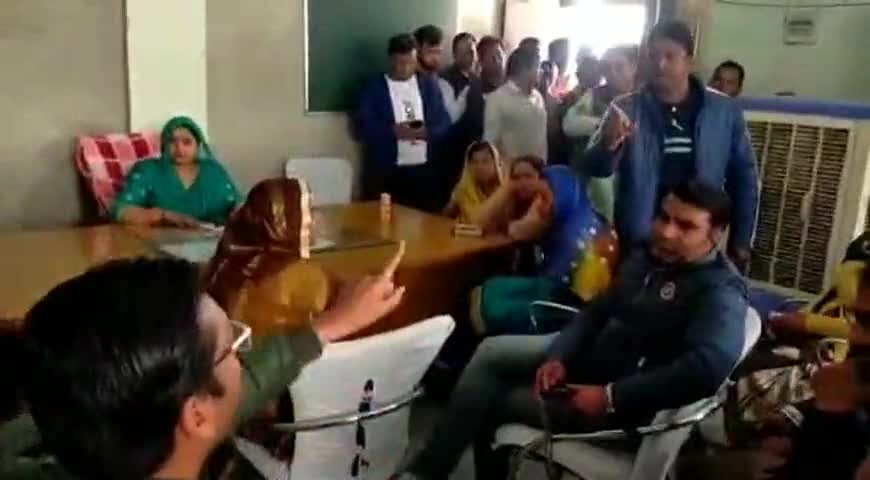 करणपुर: श्री करनपुर पालिकाध्यक्ष द्वारा आरोप लगाने पर EO ने किया पलटवार, EO ने गैरमौजदूगी में किए गए कार्यों को बताया गलत #eo
