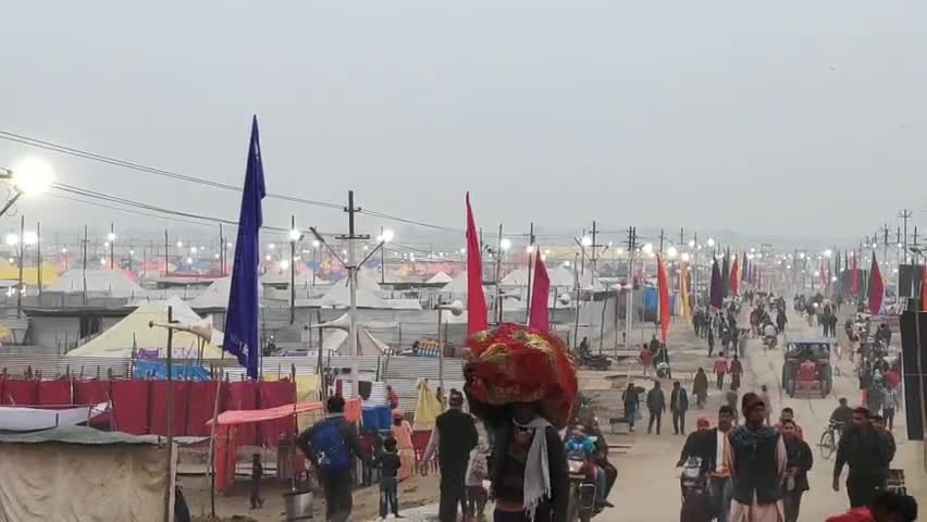 प्रयागराज: प्रयागराज के माघ मेले में कल्पवासियों ने आज पूरा किया त्रिजटा का आखिरी स्नान, अब घर रवाना होंगे कल्पवासी #माघ_मेला