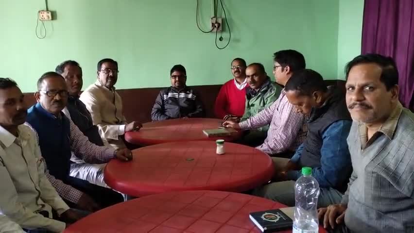 बेरमो: ढोरी प्रक्षेत्र के अमलो परियोजना की अमलो कैंटीन में प्रबंधन एवं  विस्थापितों के बीच बैठक हुई संपन्न #पुनर्वास #सीसीएल