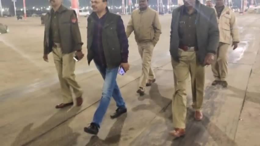 प्रयागराज: संगम क्षेत्र में त्रिजटा स्नान के बाद उच्चाधिकारियों ने माघ मेला क्षेत्र का किया भ्रमण #संगम #माघ_मेला