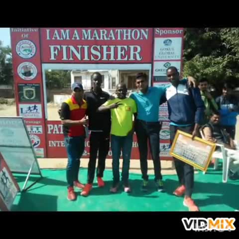 मैनपुरी: गुजरात के पाटन में मैनपुरी के धावक भूमि राम सिंह ने 10 KM लंबी मैराथन में जीता स्वर्ण पदक  #मैराथन #स्वर्ण_पदक