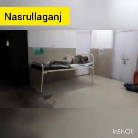 नसरुल्लागंज: इंदौर रोड के पास शराबी ने हुड़दंग कर सड़क की जाम व पुलिस से की अभद्रता, युवक को अस्पताल में कराया गया भर्ती #अभद्रता