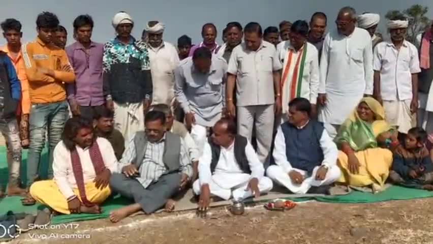 थांदला: विधायक वीर सिंह भूरिया ने परवाड़ा में किया तालाब का भूमिपूजन, ग्रामीणों में खुशी #विधायक #भूमिपूजन