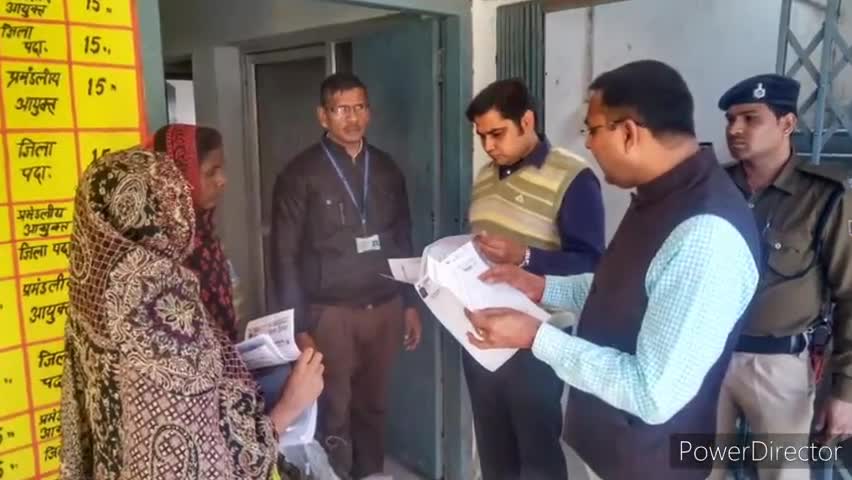 राजपुर: DM व SDO ने प्रखंड व अंचल कार्यालय राजपुर का किया औचक निरीक्षण #औचक_निरीक्षण #डीएम