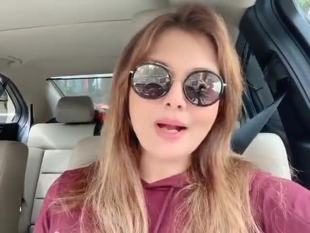 दुर्ग: #lucknow #mekeup #seminar #workshop #deepshikhanagpal #orphanage