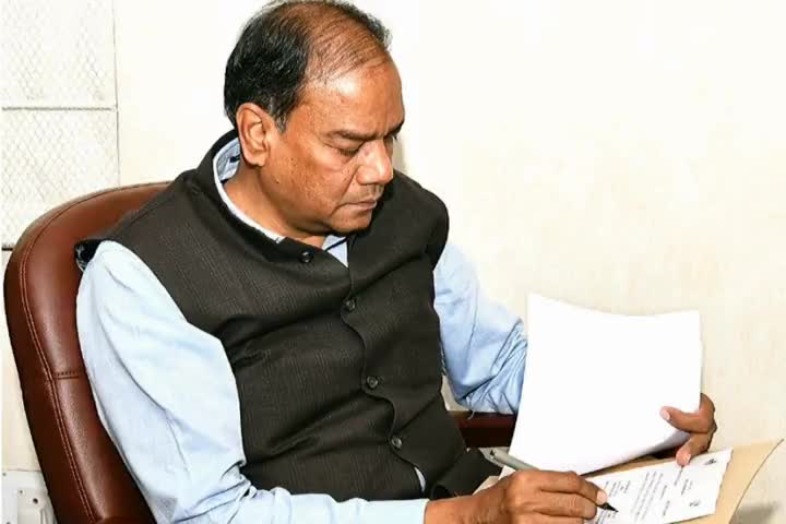 जयपुर: जयपुर - आईएएस अफसर महेंद्र सोनी ने गुरुवार को संभाला सूचना एवं जनसंपर्क विभाग के आयुक्त का पदभार
#iasofficer