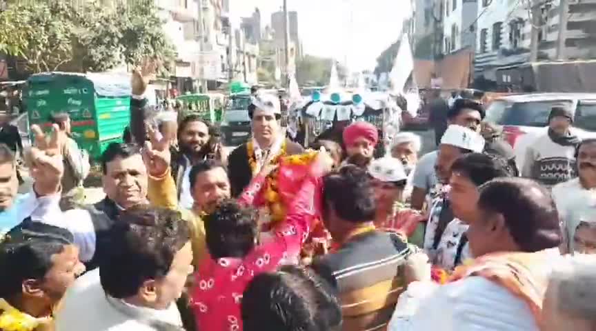 मॉडल टाऊन: AAP विधायक पवन शर्मा ने कहा, दिल्ली की जनता ने बता दिया कि अरविंद केजरीवाल आतंकवादी नहीं है  #दिल्ली_चुनाव #आप