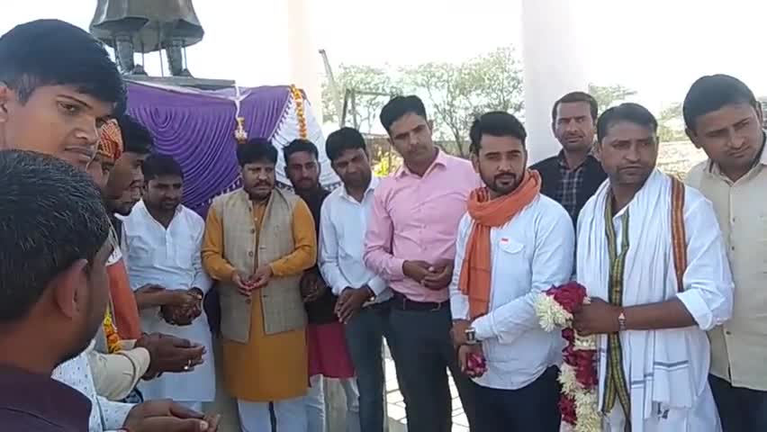 डीग: सिनसिनी में हिन्दू धर्म रक्षक महाराजा सूरजमल की 314वीं जयंती मनाई गई, भजन कार्यक्रम का किया गया आयोजन #महाराजा_सूरजमल