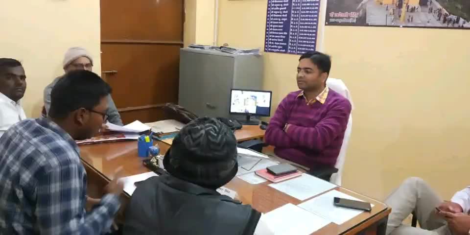 मदनपुर: वार्ड सचिव संघ मदनपुर के प्रखंड सचिव ने BDO कनिष्क कुमार सिंह को सौंपा ज्ञापन, मानदेय भत्ते की करी मांग #बीडीओ #मदनपुर