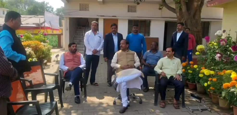 गोलमुरी-सह-जुगसलाई: पूर्व मुख्यमंत्री रघुवर दास ने सिद्धगोड़ा स्थित सूर्य मंदिर के प्रांगण में नवनिर्मित राम मंदिर का मुआयना किया #रघुवर_दास