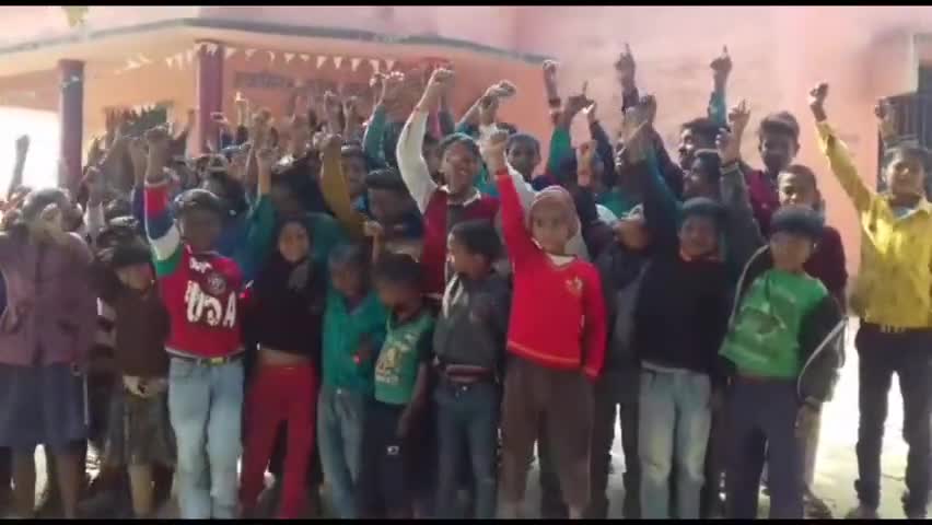 नगरा: तुजारपुर मध्य विद्यालय में कई महीनों से अंडा नहीं मिलने पर छात्रों ने किया हंगामा #मिड_डे_मील #शिक्षा_पदाधिकारी