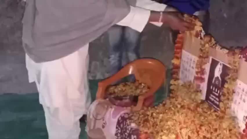 निवाई: निवाई उपखंड के गांव डांगरथल में पुलवामा के शहीद वीरों को तिरंगा रैली निकालकर दी गई श्रद्धांजलि #पुलवामा_शहीद