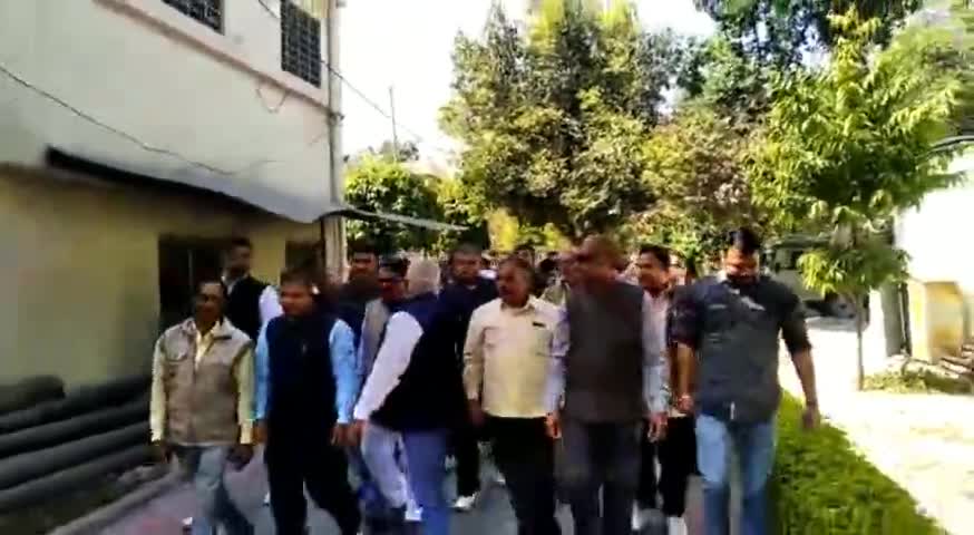 सांगानेर: गांधी नगर परिसर में मांगों का निराकरण न होने पर जलदाय कर्मियों ने अतिरिक्त मुख्य अभियंता के खिलाफ की नारेबाजी #नारेबाजी