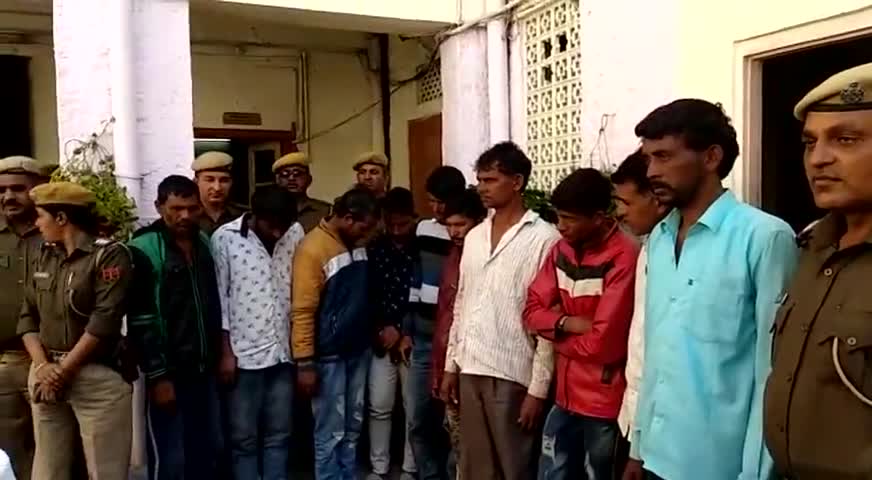 जयपुर: देह व्यापार के खिलाफ पुलिस की बड़ी कार्रवाई, 17 युवतियों समेत 27 लोग गिरफ्तार #देह_व्यापार #कार्रवाई