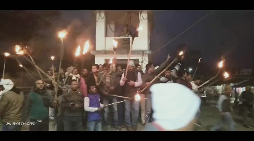 फेनहारा: नियोजित शिक्षकों ने मशाल जुलूस निकाल कर सरकार के प्रति किया विरोध प्रकट #शिक्षक_संघ #मशाल_जुलूस