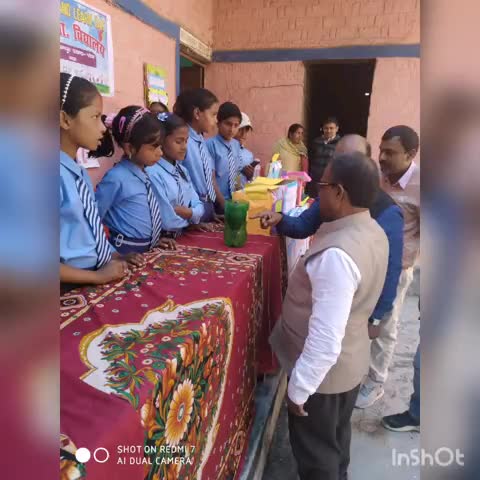 परैया: शिक्षण अधिगम सामग्री प्रदर्शनी सह विज्ञान मेले में BEO ने उत्कृष्ट प्रदर्शन करने वाले छात्रों को किया पुरस्कृत #brc