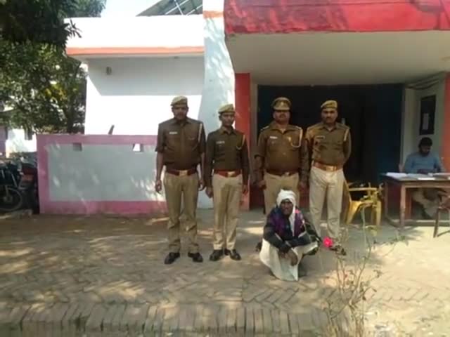 नानपारा: नवाबगंज पुलिस ने 1 नफर वारण्टी को घर पर दबिश देकर किया गिरफ्तार #वारण्टी #गिरफ्तार