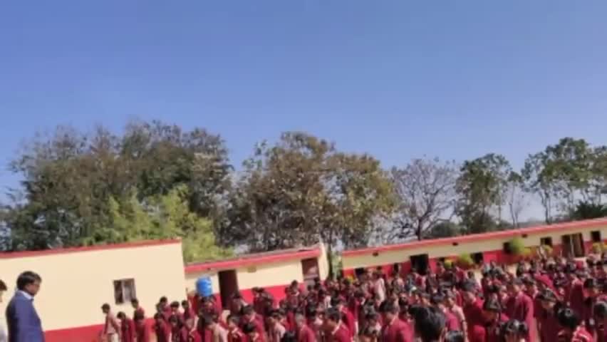 नामकुम: बेड़ो में डीएवी स्कूल के बच्चों ने पुलवामा के शहीदों को दी श्रद्धांजलि, #पुलवामा_हमला #श्रद्धांजलि