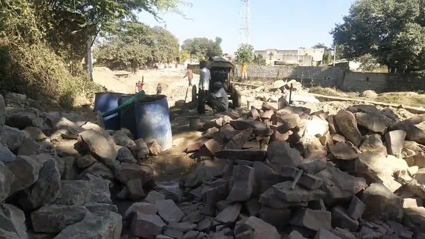 देसूरी: सादडी से मादा जाने वाले मुख्य मार्ग परजोरो पर है पुल का निर्माण कार्य #सड़क_निर्माण
