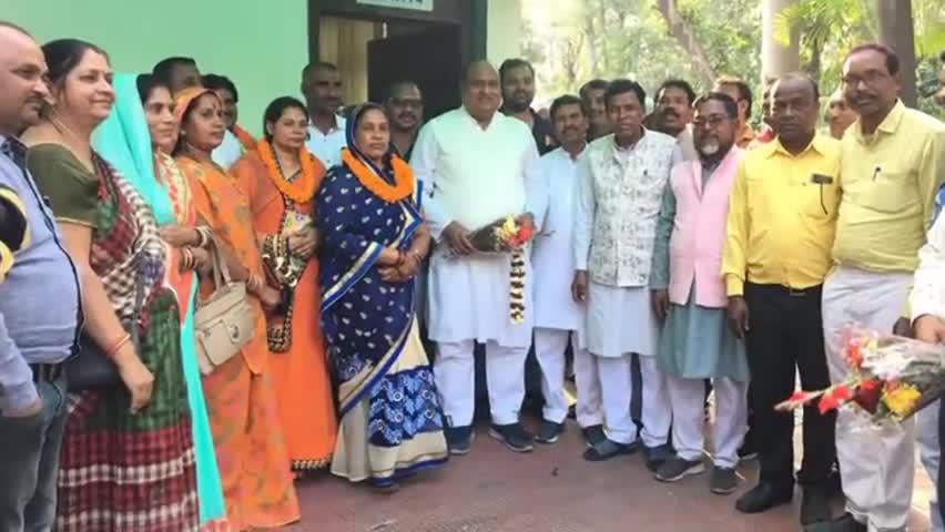 कोरबा: जिला पंचायत कोरबा के नवनिर्वाचित अध्यक्ष शिवकला छत्रपाल कंवर ने की राजस्व मंत्री जयसिंह अग्रवाल से मुलाकात #राज्य_मंत्री