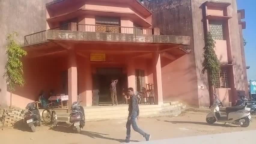 सिमडेगा: बार एसोसिएशन सिमडेगा ने की एकदिवसीय न्यायिक कार्य की हड़ताल, डाल्टनगंज में हुई घटना को लेकर जताई निंदा #बार_एसोसिएशन
