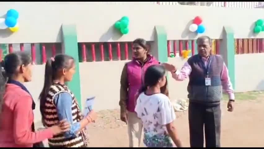 आरा: नियोजित शिक्षकों की हड़ताल के बावजूद ज़िले में हो रही मैट्रिक परीक्षा #मैट्रिक_परीक्षा
