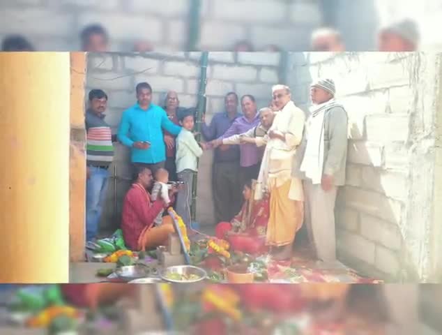 डंडई: स्टेशन रोड स्थित श्री राम लला मंदिर में भगवान की प्रतिमा की प्राण प्रतिष्ठा से पहले किया गया महा ध्वजारोहण #ध्वजारोहण